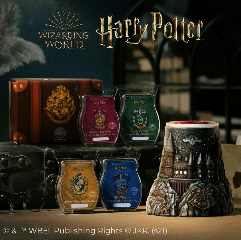 Harry Potter Hogwarts Scentsy Warmer and Hogwarts Houses Scentsy Wax Collection